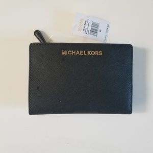 💥 SOLD💥Michael Kors Jet Set Travel Md Card